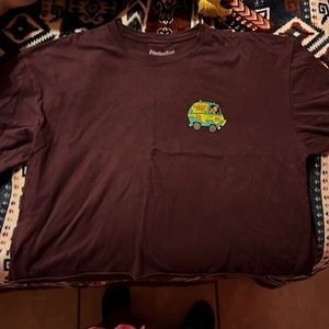 Burgundy scooby-doo cropped tee.
